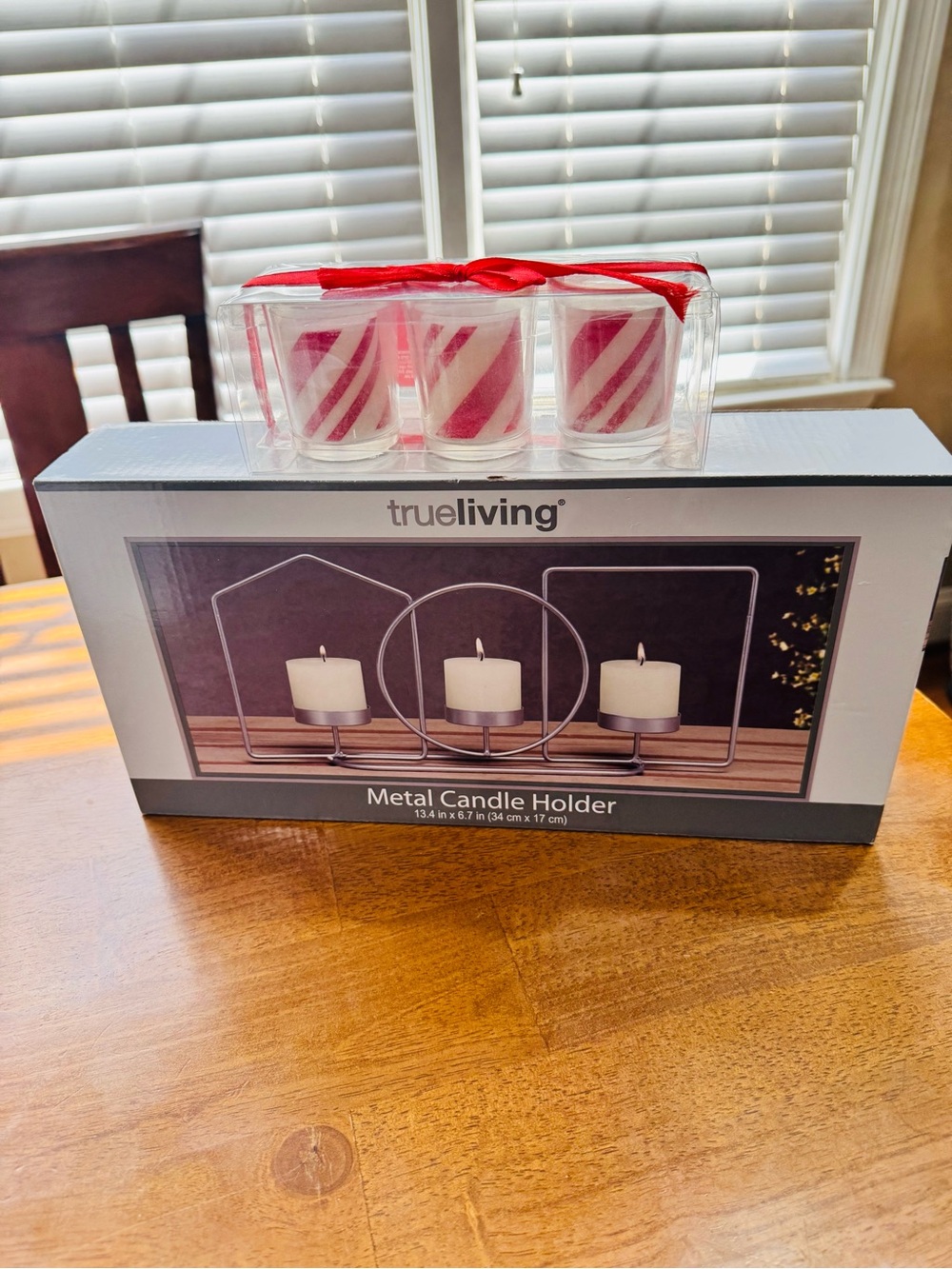 NIB True Living Metal Candle Holder includes a set of 3 Holiday votive candles